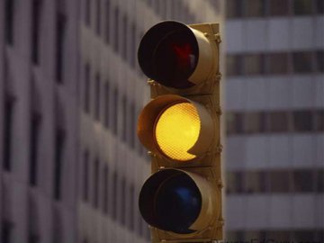 В Україні хочуть відмінити жовтий сигнал світлофора