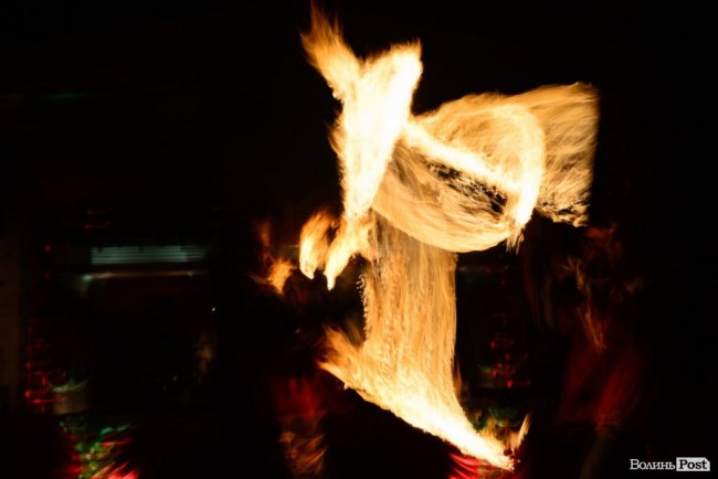 Вогонь у лініях і візерунках із «Ночі у Луцькому замку». ФОТО