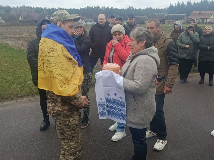 На Волині зустріли звільненого з полону воїна Олександра Ковбасюка