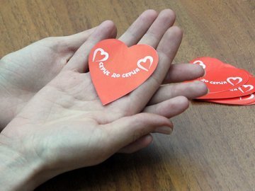 Волинські волонтери збирають гроші на офтальмологічне обладнання