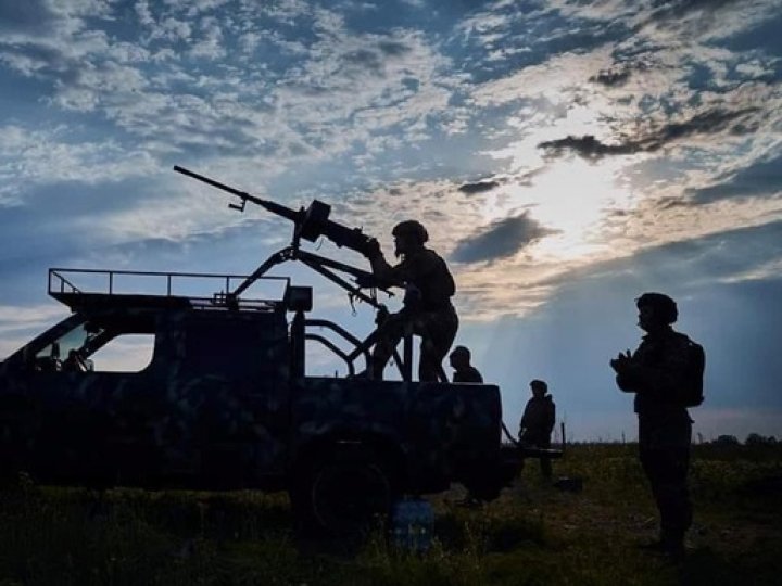 Росія запустила по Україні понад сто дронів та чотири ракети