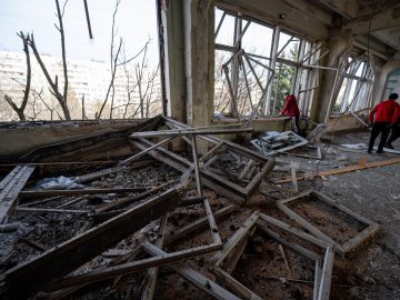 У Львові росіяни повністю знищили електропідстанцію: інша ракета влучила між багатоповерхівками