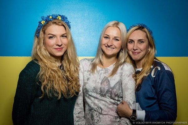 Як у Луцьку під час «Вечірки.UA» відбувалися «вибори». ФОТО