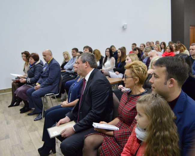 Голову Луцького міськрайонного суду урочисто провели у відставку. ФОТО