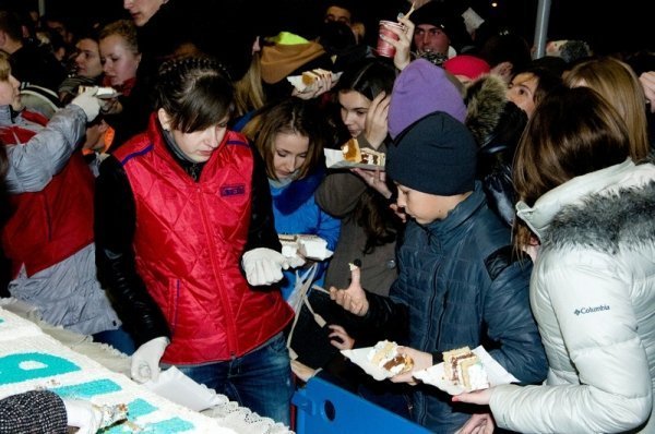 На день народження «Там Таму» зробили найбільший торт в Луцьку. ФОТО. ВІДЕО*