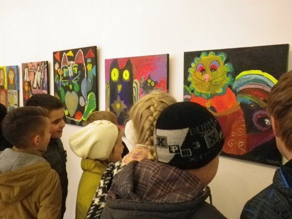 У Луцьку - виставка десятирічної художниці. ФОТО