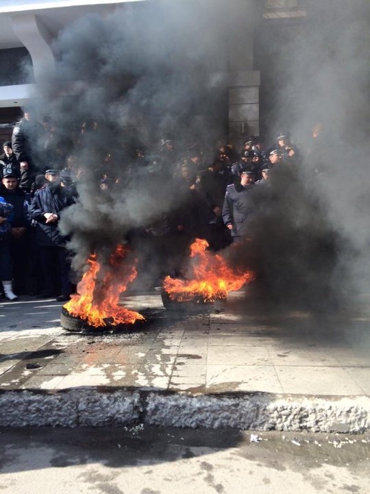 Волинські автомайданівці взяли участь у акції протесту в Вінниці. ФОТО 
