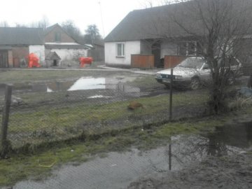 У селі на Волині  люди 10 років потерпають від підтоплення будинків