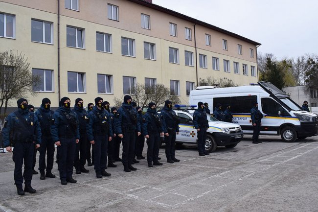 Луцькі нацгвардійці патрулюють вулиці міста на новому спецавто. ФОТО