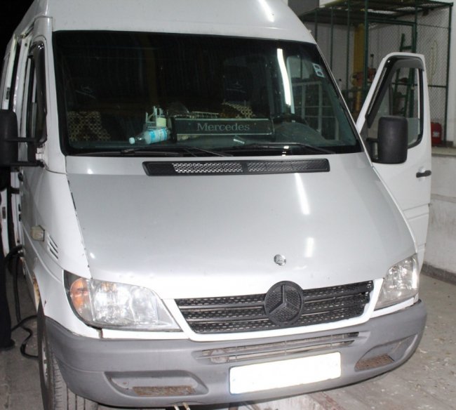 У волинському пункті пропуску затримали автомобіль з контрабандними сигаретами