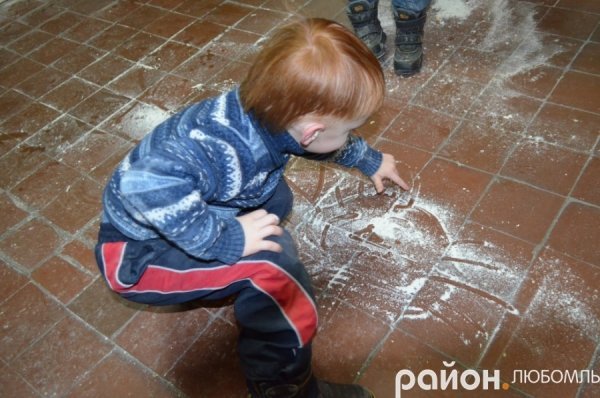 Любомль: військовим зліпили 15 відер вареників