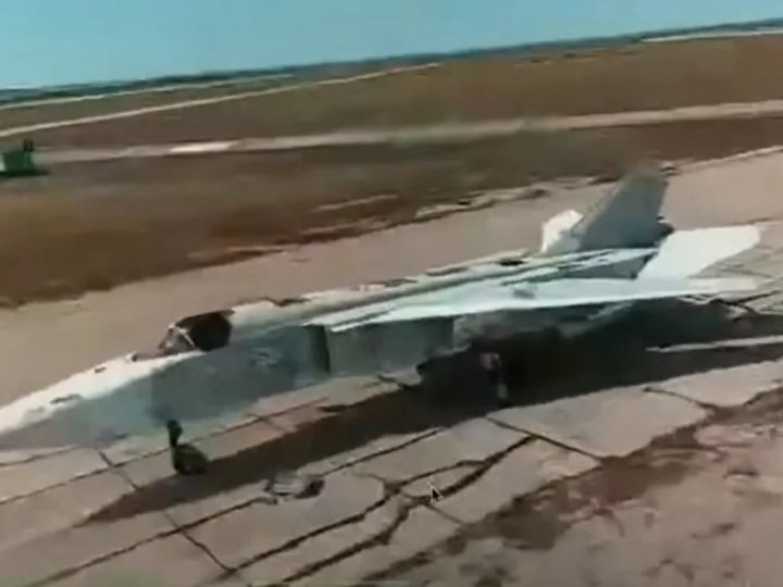 Водолази знищили російський Су-24 в Криму просто перед вильотом літака для обстрілів. ВІДЕО