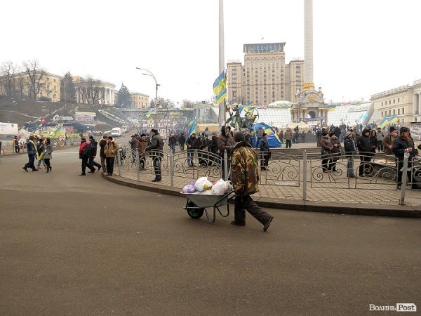 Майдан буденний. НОТАТКИ ОЧЕВИДЦЯ. ФОТО