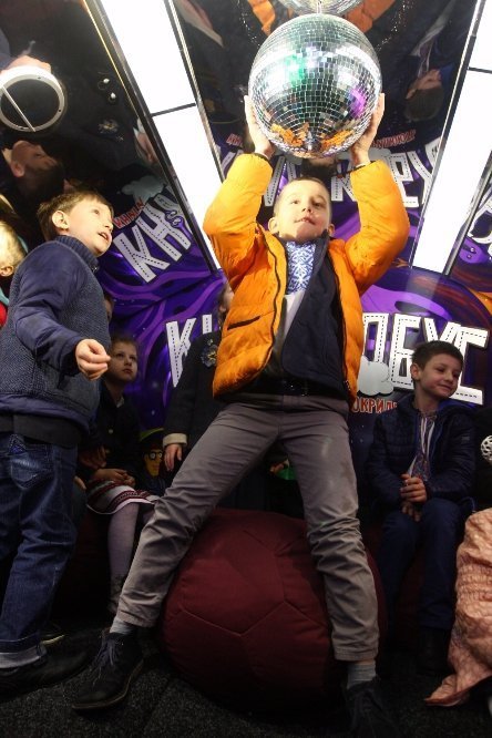 Столицею почав їздити «книжкобус». ФОТО