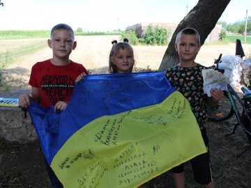 На Волині три дні працював дитячий блокпост: збирали гроші на авто для військових