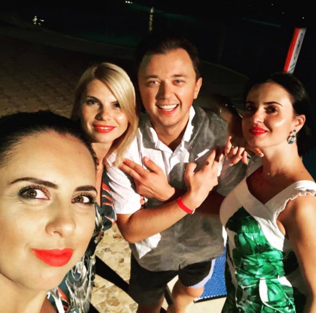 Луцька телеведуча поділилася спекотними фото з екзотичного відпочинку