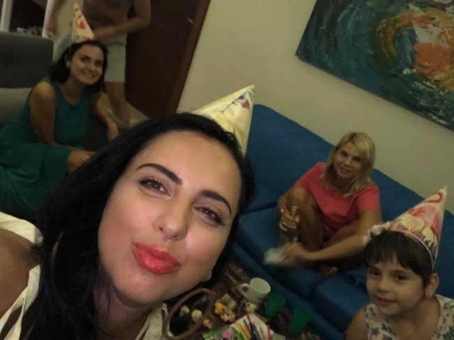 Луцька телеведуча поділилася спекотними фото з екзотичного відпочинку