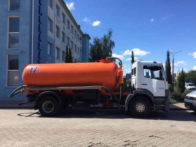 У Луцьку позначать машини, які легально виливатимуть нечистоти