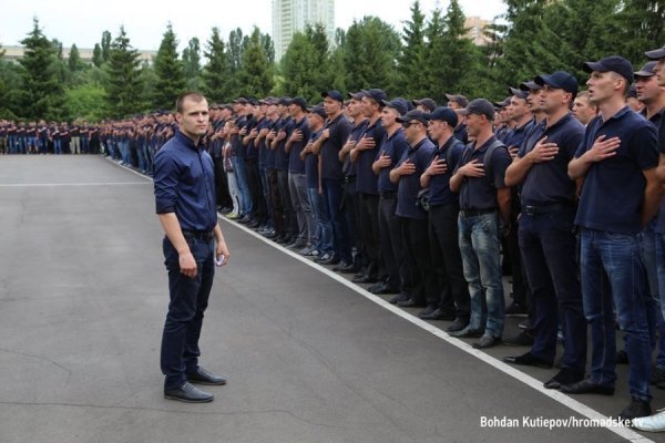 Як нова патрульна поліція, яку очолить волинянин, готується до випускного. ФОТО