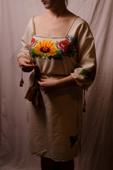 Вишивальниця з Волині опанувала десятки технік і зібрала унікальну колекцію виробів