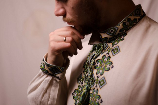 Вишивальниця з Волині опанувала десятки технік і зібрала унікальну колекцію виробів