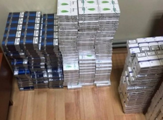 Через Волинь до Польщі човном хотіли переправити 15 ящиків сигарет. ФОТО