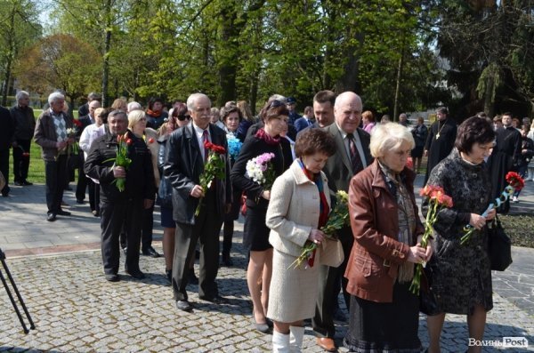 У Луцьку вшанували пам’ять загиблих ліквідаторів Чорнобильської аварії. ФОТО