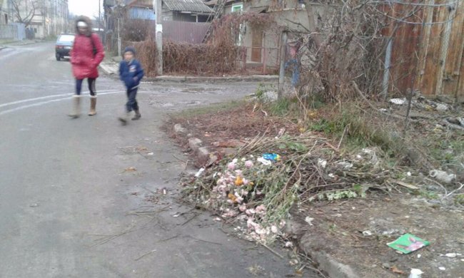 У Луцьку муніципали  «воюють» зі стихійними смітниками 