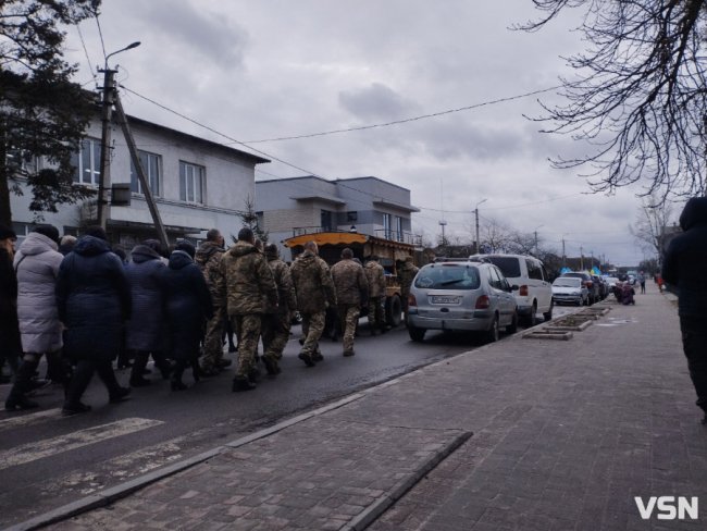 На Волині провели в останню путь Героя Олександра Смолярчука