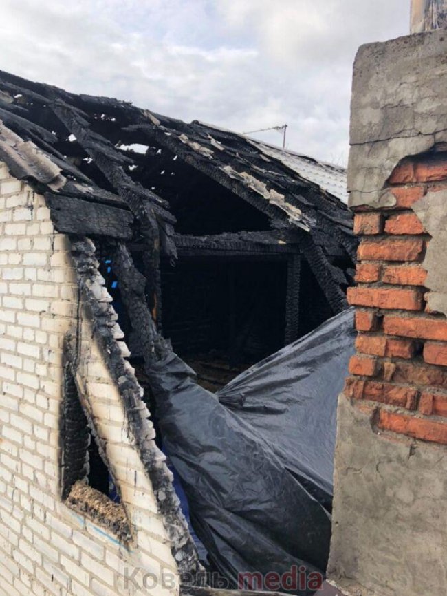 Волиняни, у яких горів дім, просять про допомогу. ФОТО, ВІДЕО