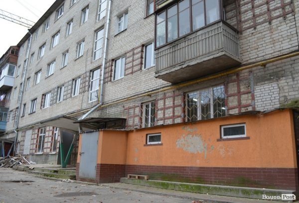 Будинок з обвалом «ліплять до купи», а він «розлазиться», – мешканці. ФОТО