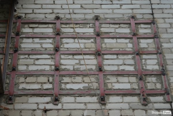 Будинок з обвалом «ліплять до купи», а він «розлазиться», – мешканці. ФОТО