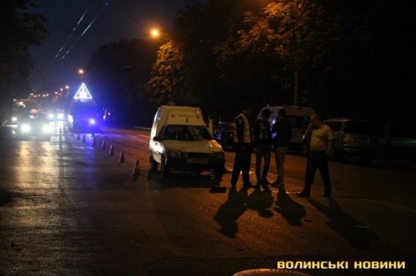У Луцьку - смертельна аварія на переході. ФОТО