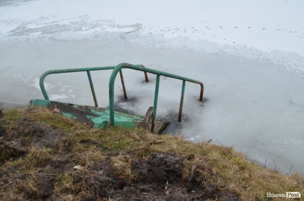 «Межигір'я» по-волинськи: екскурсія лісовими маєтками