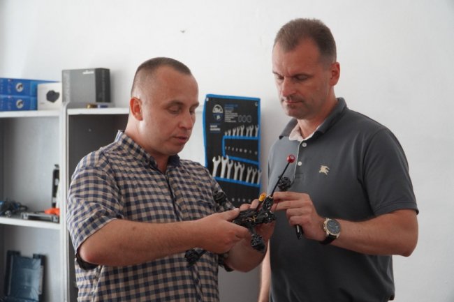 У місті на Волині виготовляють дрони-камікадзе. ФОТО