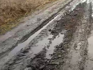 У якому стані дорога на Волині, де нещодавно застряг рейсовий автобус. ВІДЕО