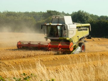 Як купити комбайн в розстрочку: програма кредитування ПриватБанку*