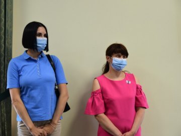 У Луцьку чоловік з інвалідністю та багатодітна мати отримали житло в новобудові. ФОТО