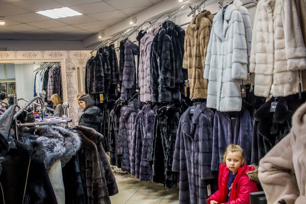 «Чорна п’ятниця» у луцькому ТЦ «Ювант»:  шалені знижки до 70%*