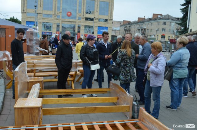 Від мініатюрних тістечок до величезних гойдалок: у центрі Луцька – свято професійної освіти. ФОТО