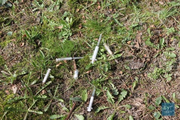 У Нововолинську на одній із вулиць 10 років працює наркоточка. ФОТО