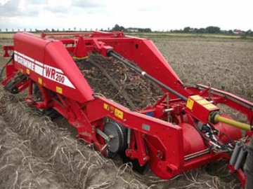 На Рівненщині картоплекопач важко травмував дитину