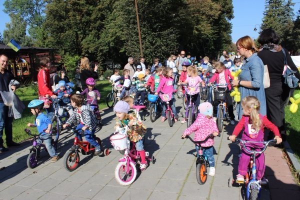 Маленькі лучани змагалися на велосипедах із благодійною метою. ФОТО