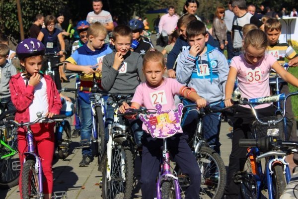 Маленькі лучани змагалися на велосипедах із благодійною метою. ФОТО