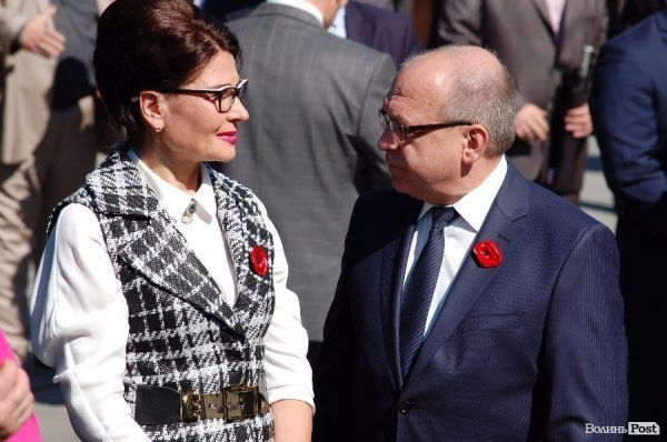 9 травня у Луцьку: квіти, сльози та молитви. ФОТО