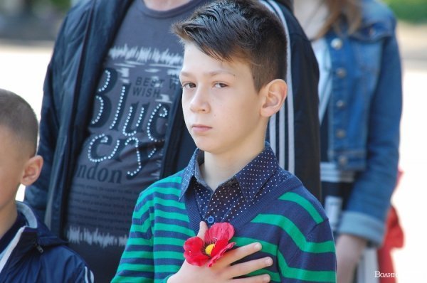 9 травня у Луцьку: квіти, сльози та молитви. ФОТО