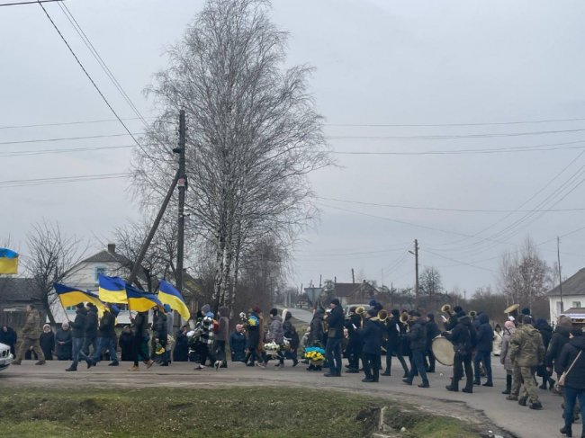 Сотні волинян провели в останню путь Героя Богдана Богуша