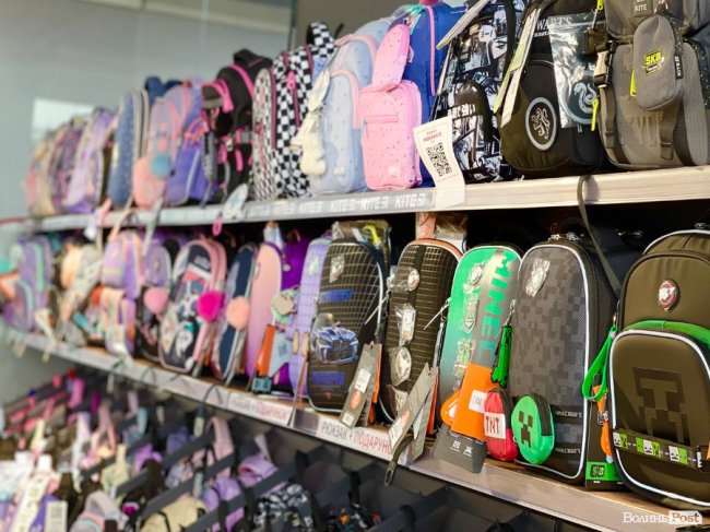 В мережі можна знайти рюкзаки для дітей різного віку: від дошкільнят та молодших школярів — до старшокласників та навіть студентів