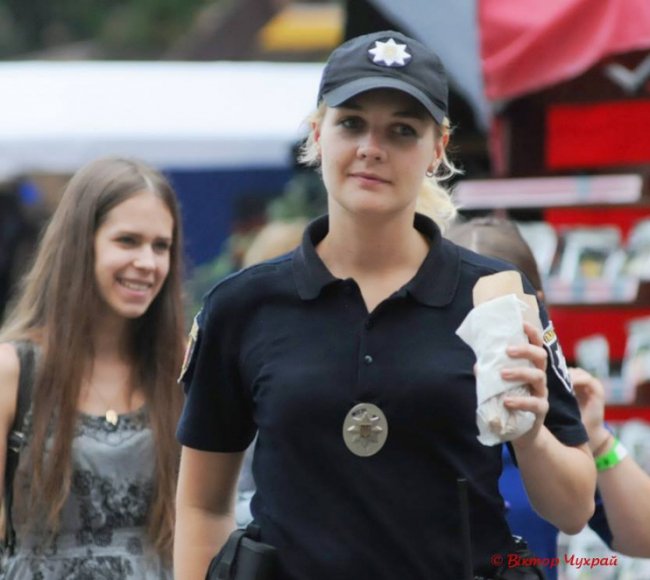 Селфі, їжа і дівчата: луцький фудфест на фото