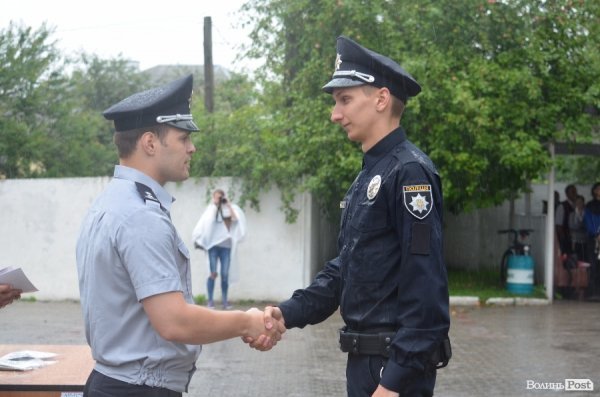 У Луцьку поліцейські отримали нові погони і звання. ФОТО